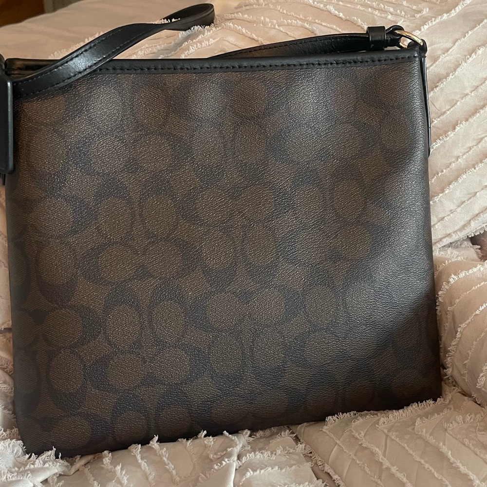 Coach Black and Brown Signature Bag leather crossbody in great condition - Picture 7 of 16